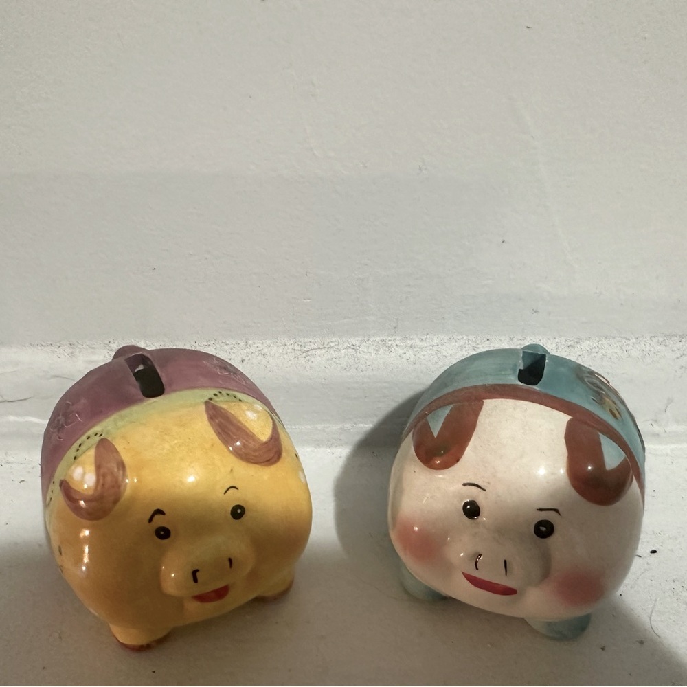 2 piggy banks